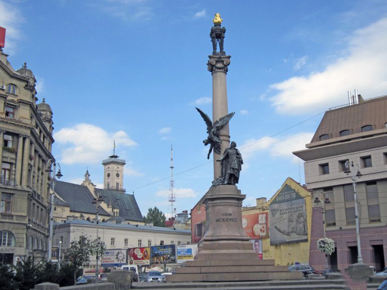 Wycieczka – gdzie wyjechać z Warszawy?